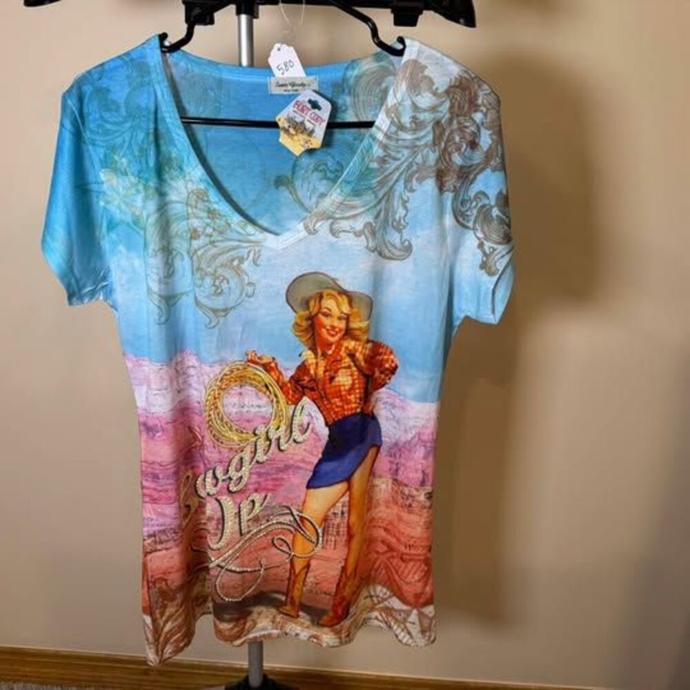 Sweet Gisele Cowgirl Up Pin-up V-Neck T-Shirt Size Large